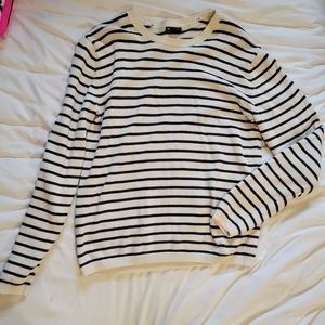 Gap crew sweater size Large in men's color is cream with navy stripes